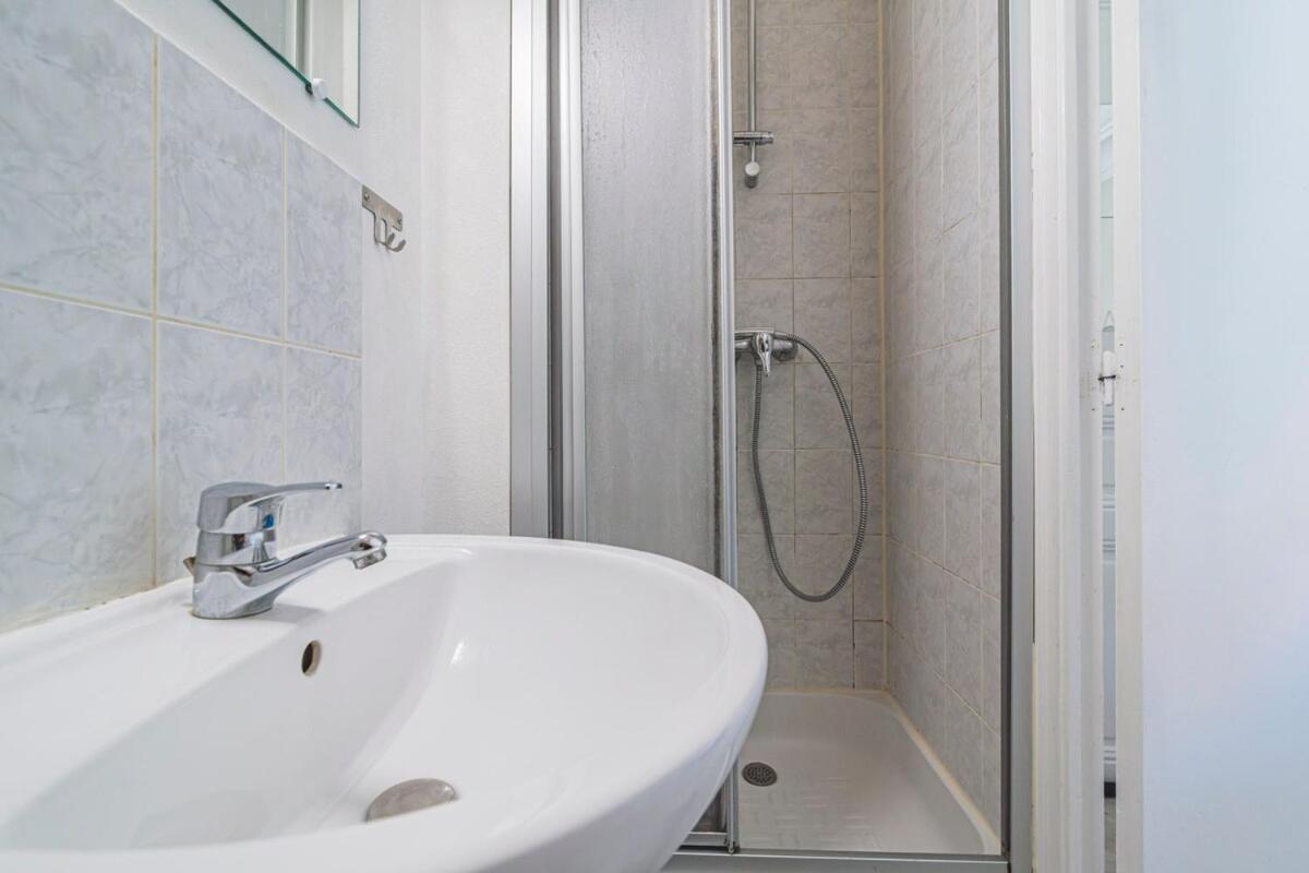 Colbert 541 Hypercentre - Ideal Couple & Pro - Wifi Debit - Gare, Cathedrale, Commerces, Restaurants & Transports En Commun A Moins De 10 Minutes A Pied * Reims